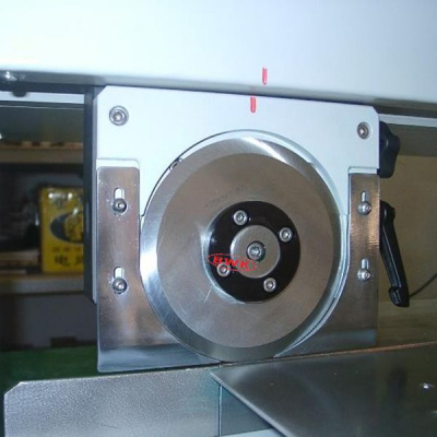 电动滑轨分板机